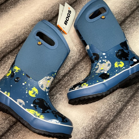 Bogs Other - { Bogs } Classic Moons Insulated Duck Rain Snow Boots Kids Dark Blue Multi